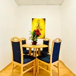 Bright 5Br Apartment W Great Transport Link