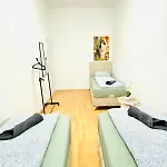 Bright 5Br Apartment W Great Transport Link