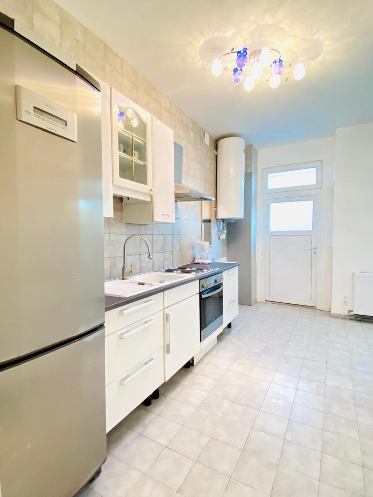 Bright 5br W Great Transport Link Apartment Wien