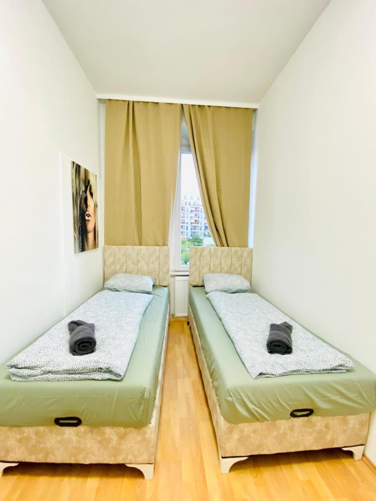 Bright 5br W Great Transport Link Apartment Wien