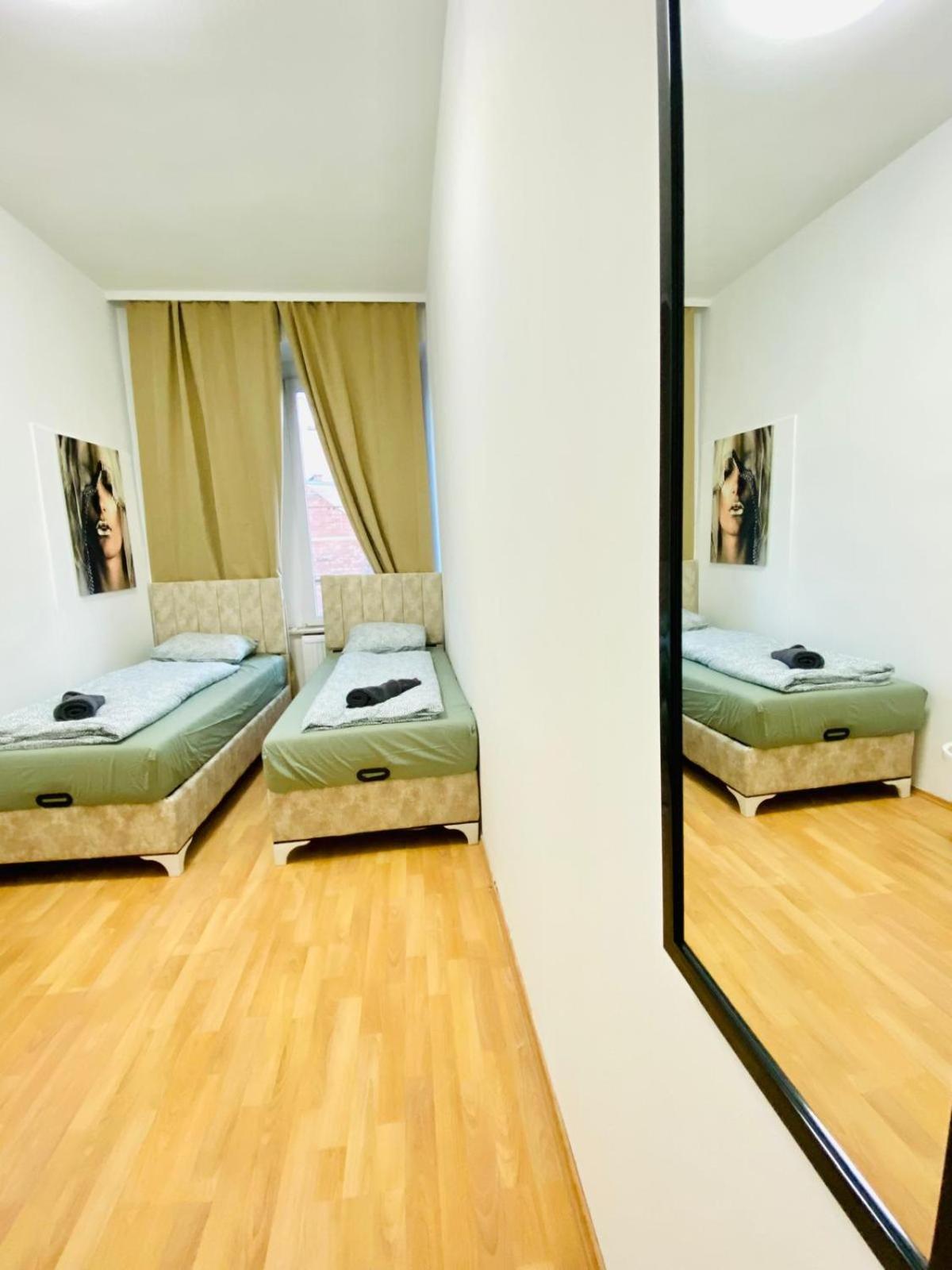 Bright 5br W Great Transport Link Apartment *