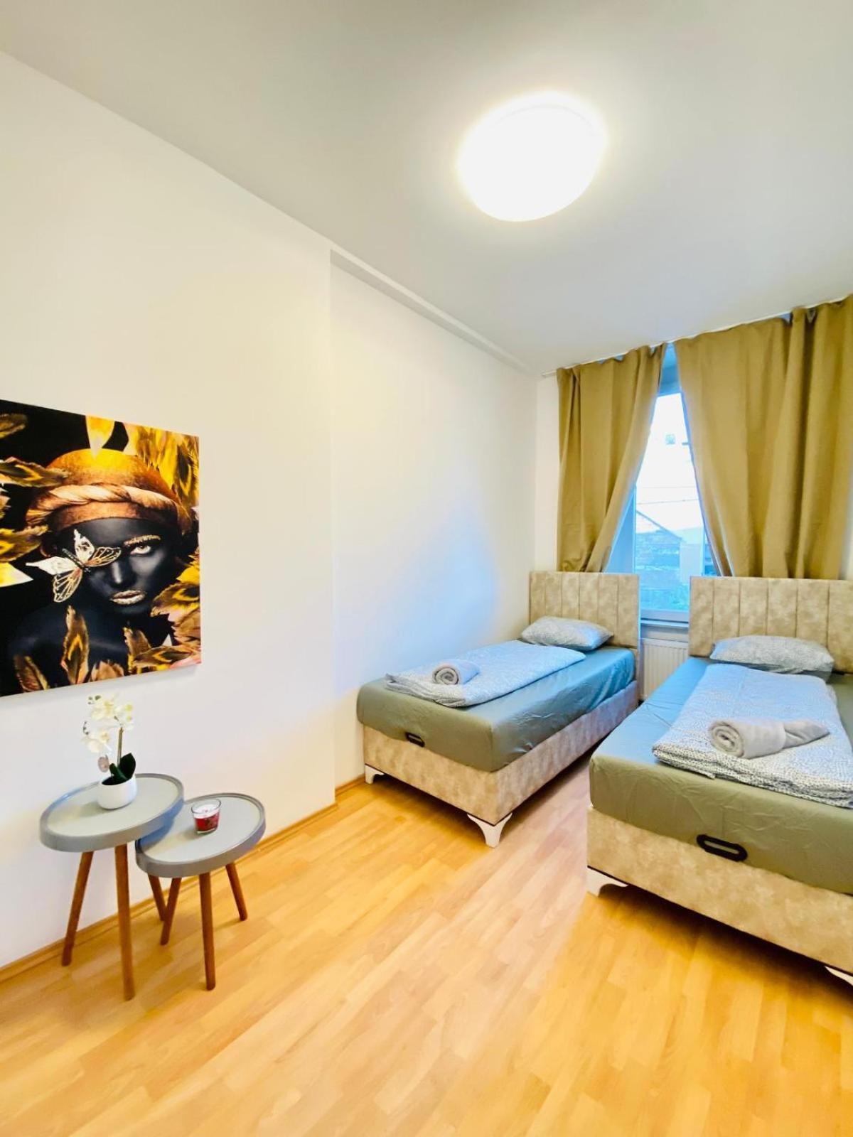 Apartment Bright 5br W Great Transport Link *