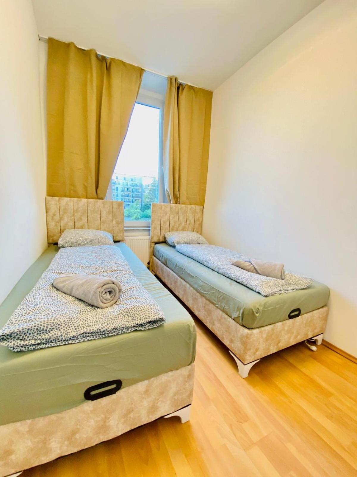 Bright 5br W Great Transport Link *